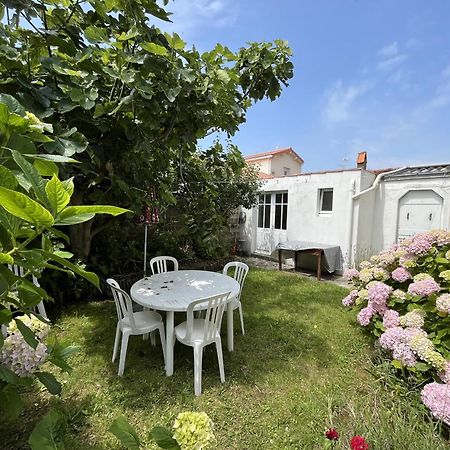 Maison Typique 30 S Proche Plage Saint-Gilles-Croix-de-Vie Esterno foto